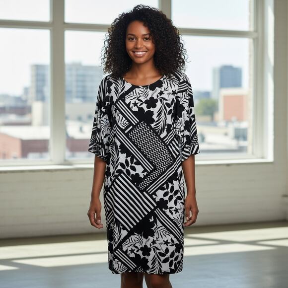 Chico's Black & White Print Short Split Sleeve Geo floral Dress Chicos 1 or US M - Picture 1 of 7